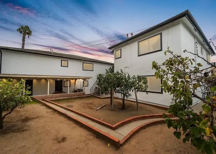 Casa Italia -2Br- Free Driveway Parking For 2 Cars