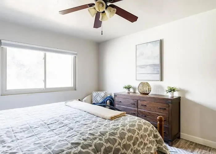 Casa Italia -2Br- Free Driveway Parking For 2 Cars